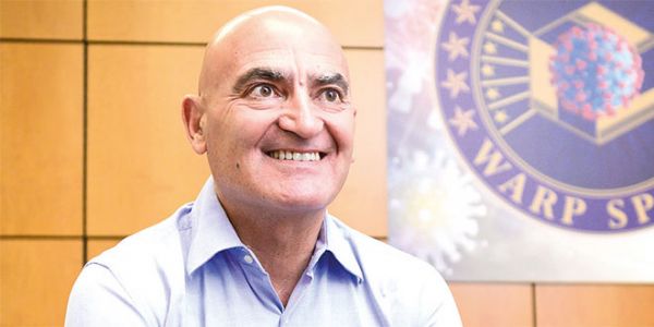 طرد العالم منصف السلاوي من منصبه بإحدى الشركات الكبرى بأمريكا