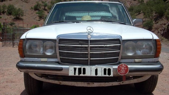 سائق طاكسي من الحجم الكبير يتورط في اختطاف فتيات ونساء