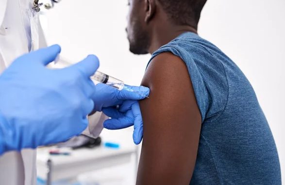 لماذا الجرعة الثانية من اللقاح تكون أعراضه متعبة