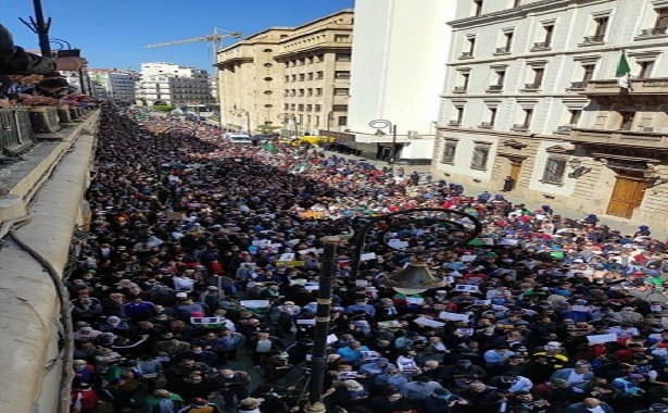 استمرار الحراك الجزائري رغم تهديدات العسكر