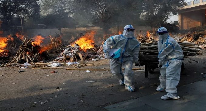 فيروس كورونا يعصف بالهند في رقم قياسي جديد من حيث الوفيات