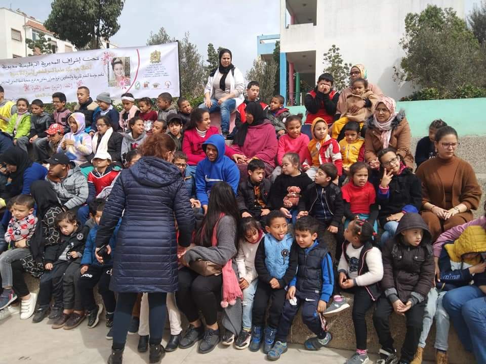 مسؤول بمؤسسة التفتح للتربية والتكوين بمديونة أسس جمعية عائلية لابتزاز التلاميذ في مبالغ مالية بدون تقديم وصولات