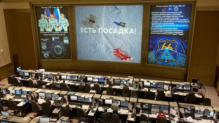 رائد فضاء أمريكي يهبط اليوم إلى أرض كازاخستان على متن مركبة سويوز الروسية، بعد أن سجل رقمًا قياسيًا جديدًا لأطول رحلة فضائية