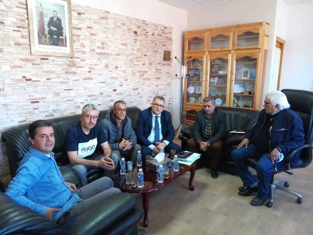 تيزنيت…رئيس المجلس الإقليمي يستقبل المكتب المسير لنادي أمل تيزنيت.