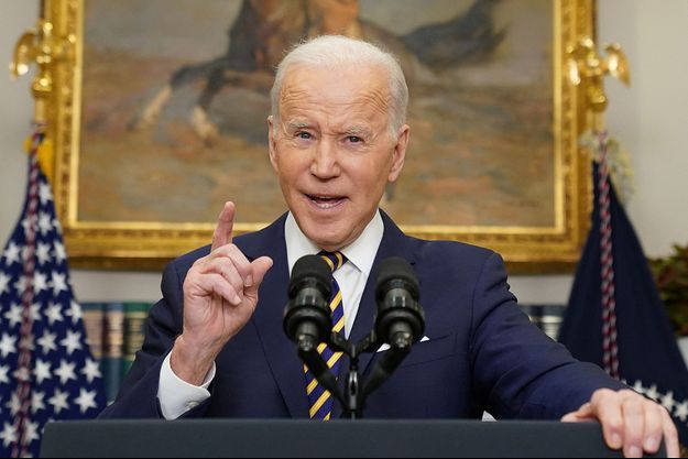 U.S. President Joe Biden announces new actions against Russia for its war in Ukraine, during remarks in the Roosevelt Room at the White House in Washington, U.S., March 8, 2022. REUTERS/Kevin Lamarque