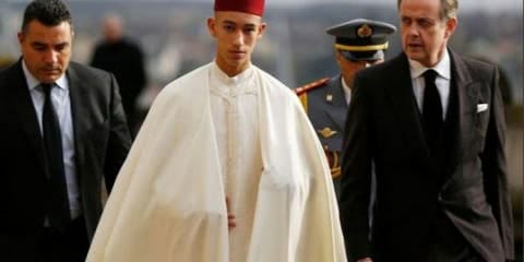 ولي العهد يعطي انطلاقة توزيع القفة الرمضانية لهذه السنة.