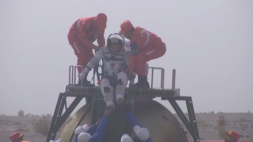 الصين:في ظل الحرب الصين تطور مجالها العلمي وتبني محطة فضائية جديدة.