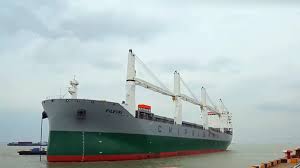 أكبر سفينة في العالم تنقل من شنغهاي الصينية مكونات مصنع اللقاحات ببنسليمان.