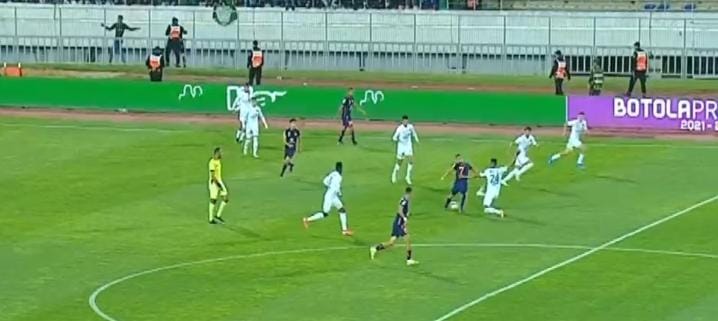 كرة القدم : ماذا جرى ياثرى لفريق الدفاع الحسني الجديدي