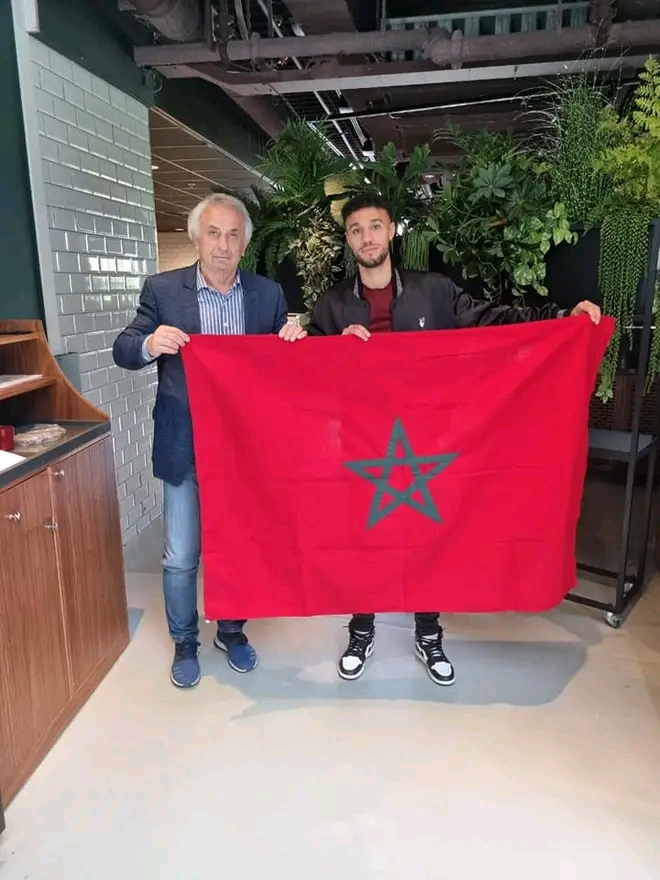 نصير مزراوي يعود إلى المنتخب الوطني المغربي.