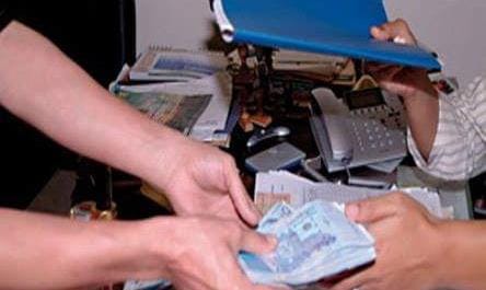 تارودانت… شبكة “ القروض السوداء” بسبت الكردان تمارس النصب و الاحتيال و الابتزاز على الضحايا .