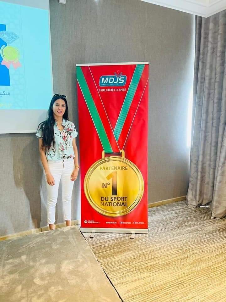 البطلة سكينة الصاحب تتسلم درع أحسن رياضية لسنة 2021