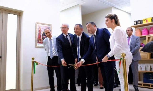 في حفل تدشين الوحدة الصناعية لشركة (مراكش فاين فود) وزير الصناعة والتجارة يفتخر ببيعها لأرق مواد غذائية التي توزع في العالم