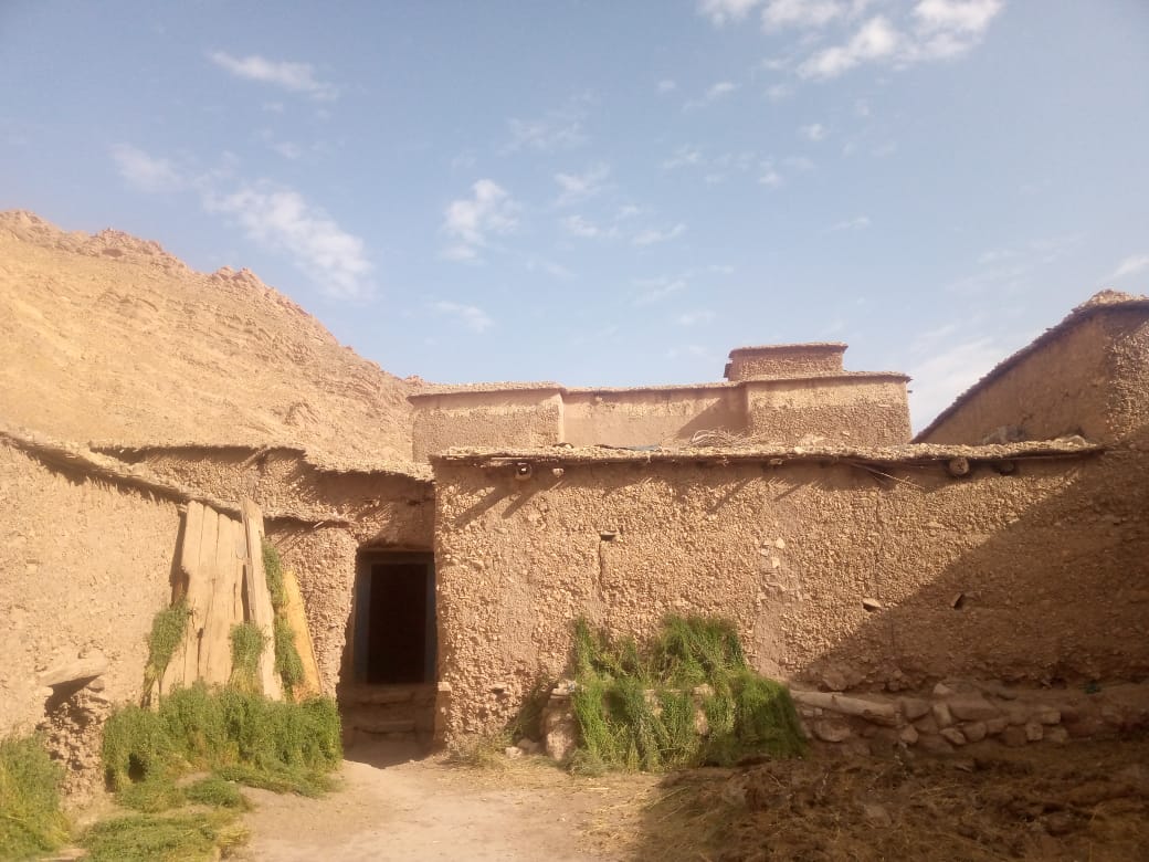 دوار تزگي بايمي نوولاون ورزازات بين جمال الطبيعة و ضروريات الحياة