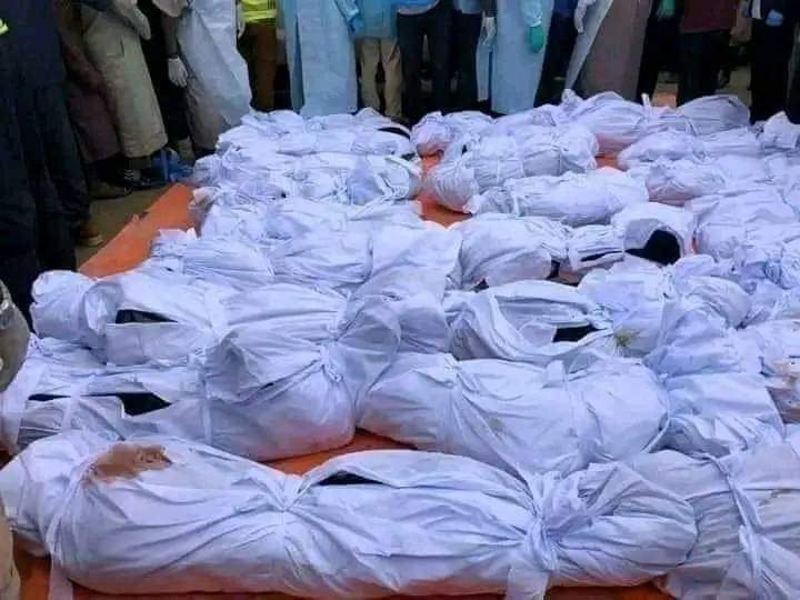 صور مؤلمة…لحظة تسليم ضحايا فاجعة خريبگة لاهاليهم