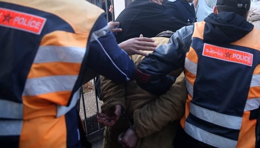 أولادتايمة…توقيف مواطن غيني وبحوزته كمية مهمة من لحم الدجاج الفاسد بمحطة الطاكسيات