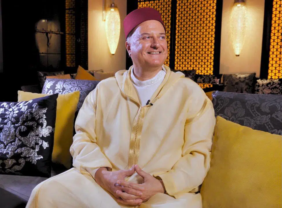 الخارجية الإسرائيلية تستدعي سفيرها بالرباط بشأن مزاعم تحرش جنسي ضد موظفات مغربيات وسرقة هدية ملكية ثمينة