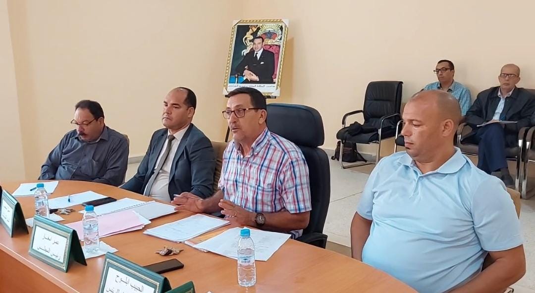 تارودانت … رئيس جماعة الكدية البيضاء يفقد اغلبيته في الدورة العادية لاكتوبر 2022 .. والمعارضة تنسحب بسبب غياب مندوب الصحة