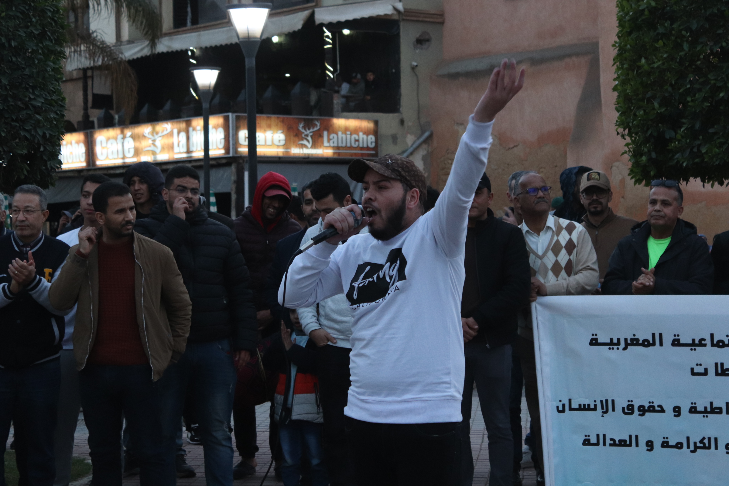 غلاء الاسعار يخرج الجبهة الاجتماعية المغربية بسطات الى الشارع