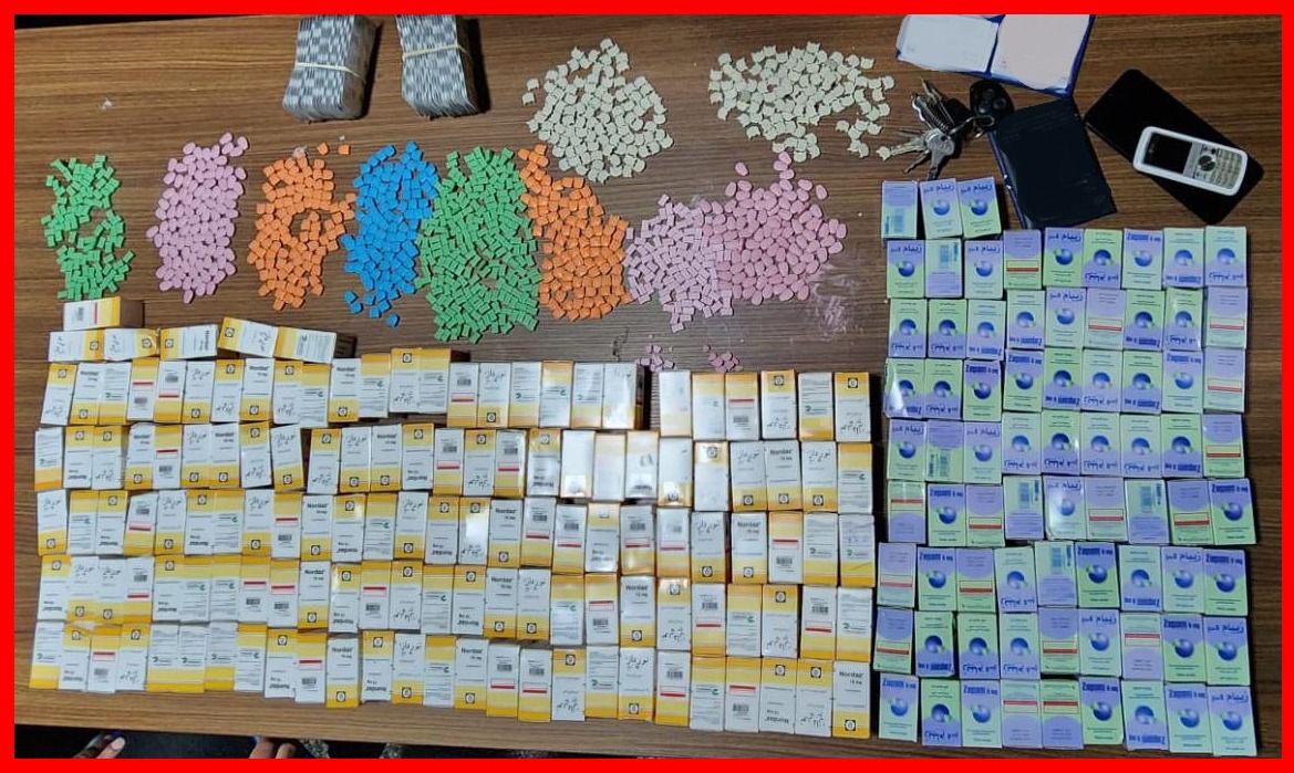 توقيف شخص يبلغ من العمر 43 سنة، من ذوي السوابق القضائية، وذلك للاشتباه في تورطه في قضية تتعلق بحيازة وترويج المخدرات والمؤثرات العقلية