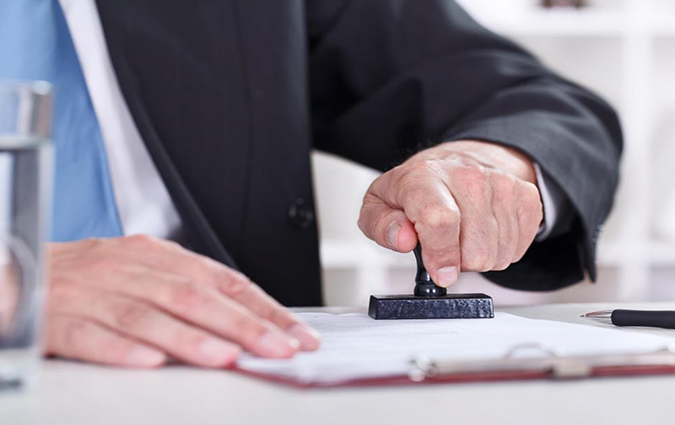 مفتشان ممتازان ومقدم للشرطة في ورطة، وذلك للاشتباه في تورطهم في تزوير محاضر قانونية والإيذاء العمدي والمشاركة