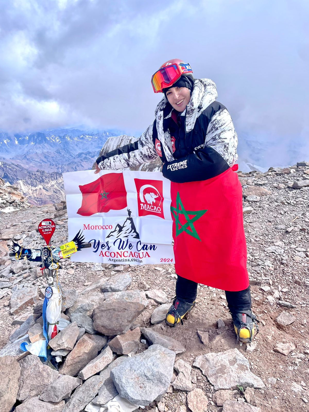 بمناسبة عيد المرأة،هند زمامة مغربية وگادة تتسلق الجبال.