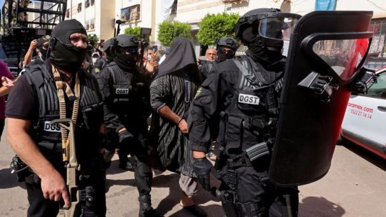 أمن تطوان يطيح بمتطرف موالٍ لـ”داعش” ويحجز سلاحاً وراية للتنظيم