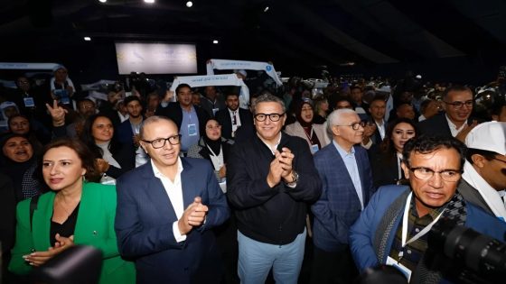 أخنوش يدعو إلى تجديد الثقة في الحكومة: “لا نمارس سياسة ترقيعية ونشتغل لبناء مغرب أقوى”