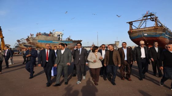 زيارة ميدانية لزكية الدرويش تكشف طفرة نوعية في تثمين السمك وصناعة السفن