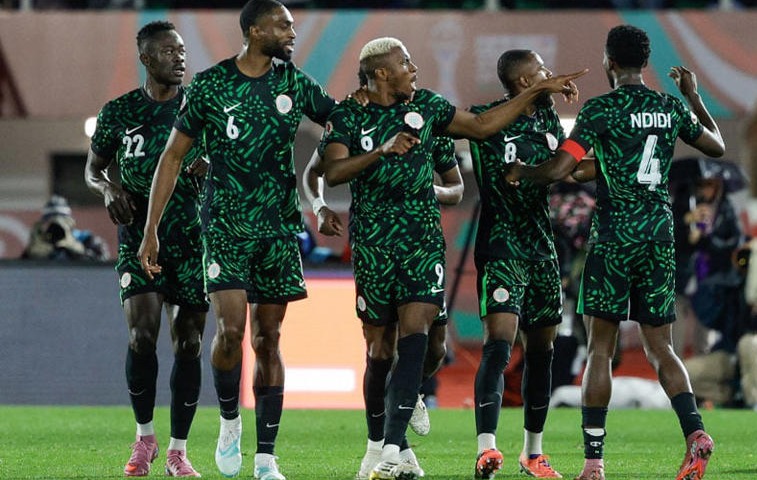 نسور نيجيريا تحلق فوق تونس بفوز 3-2 وتضمن التأهل لدور ثمن النهائي