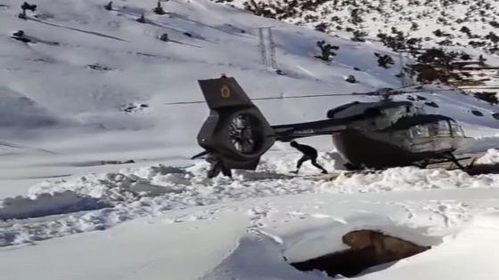مروحية الدرك الملكي تنقذ طفلين حاصرتهم الثلوج بجبال أزيلال