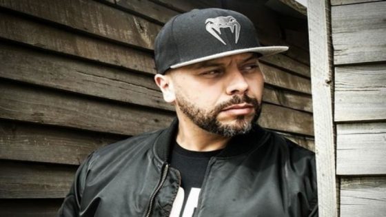 الرابور “مسلم” يفجع في وفاة والدته وتعاطف واسع من الوسط الفني