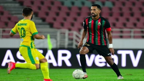 رفض تأشيرات الجزائر يمنع جماهير الجيش الملكي من التنقل و“كورفاتشي” تحذر من تحكيم مثير للجدل