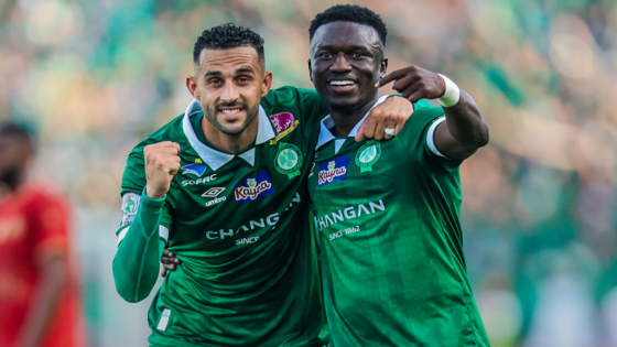 الرجاء يكتسح الفتح برباعية ويواصل مطاردة الصدارة في الدوري الاحترافي