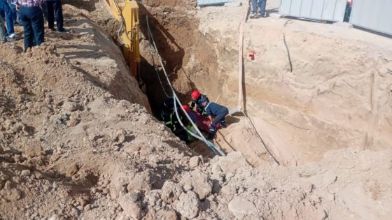 إنقاذ ثلاثة عمال بعد انهيار مفاجئ في ورش للصرف الصحي