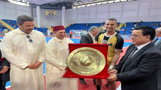 أمزازي يتوج رجاء أكادير بطلاً لكرة اليد في أجواء احتفالية كبيرة