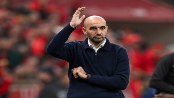 بعد تراجع خيار الاتحاد السعودي.. الركراكي يقترب من الأهلي المصري بشروط مالية كبيرة