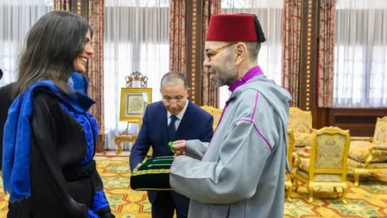 الملك محمد السادس يوشح المتسلقة نوال صفنضلة تقديراً لإنجازها العالمي