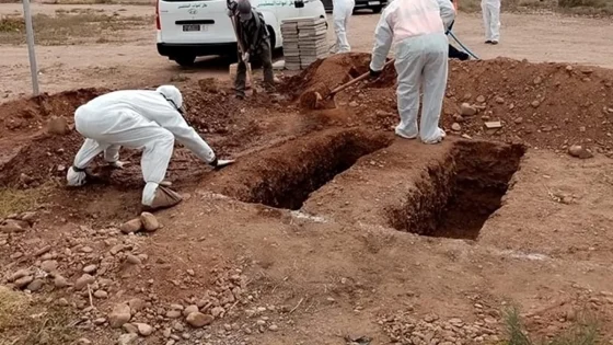 بعد دفنه بالخطأ.. استخراج جثمان من مقبرة بطنجة وفتح تحقيق لكشف الملابسات
