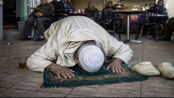 وفاة ثمانيني أثناء الصلاة تستنفر السلطات بأولاد دحو