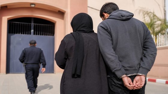 محادثات «واتساب» تجر زوجة وشابا إلى القضاء بإيمنتانوت