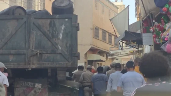 أكادير.. حملة ميدانية بتيكوين لتحرير الملك العمومي وتنظيم الفضاءات العامة