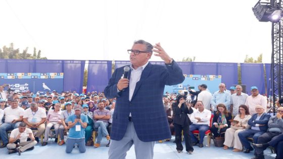 أخنوش يدافع عن استيراد الأغنام.. الجفاف فرض القرار و”البام” يسيس أزمة القطيع