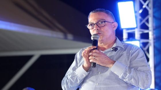 لقجع يعرض برنامج “البام” ويدعو إلى محاسبة المنتخبين مباشرة بعد الاقتراع