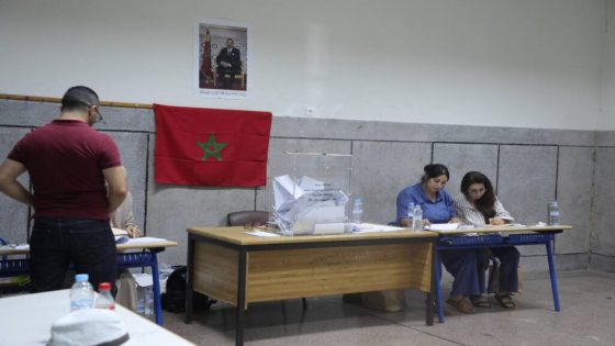 ملاحظو الانتخابات يرصدون شبهات استعمال المال وتوجيه الناخبين